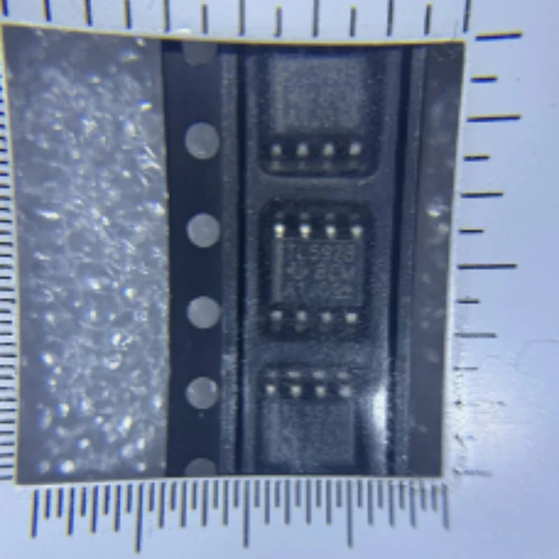 IC TL592B-8DR SOIC-8 Texas Instruments Video Amplifier Differential 1-Channel 50MHz Bandwidth 95V/μs CMRR 86dB