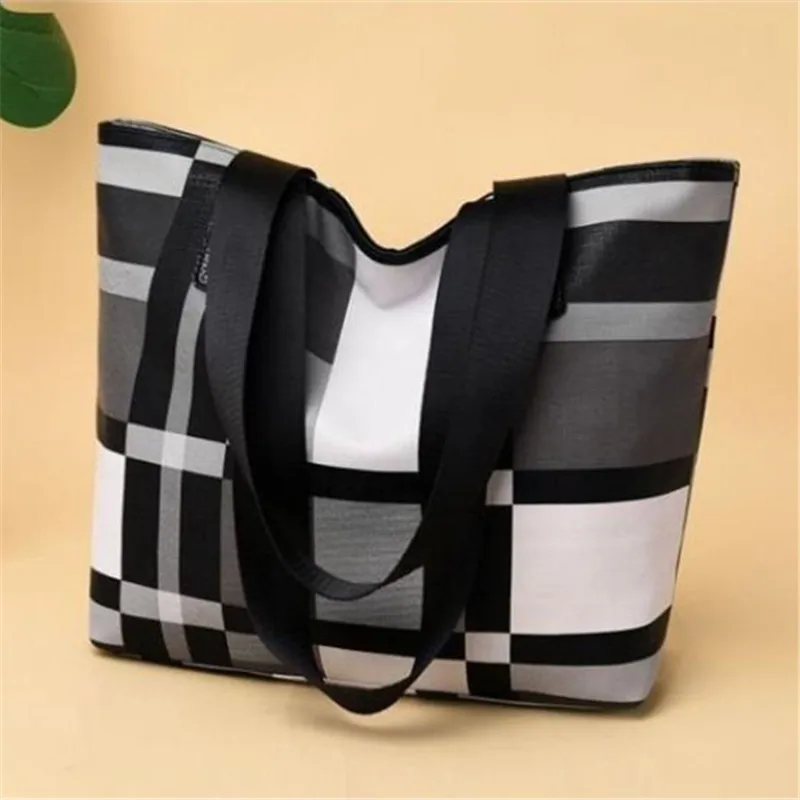 New Checkered Tote Bag Women's Handbag Commuter Bag Large Capacity Shoulder Bag Fashion Women Shopping Bag