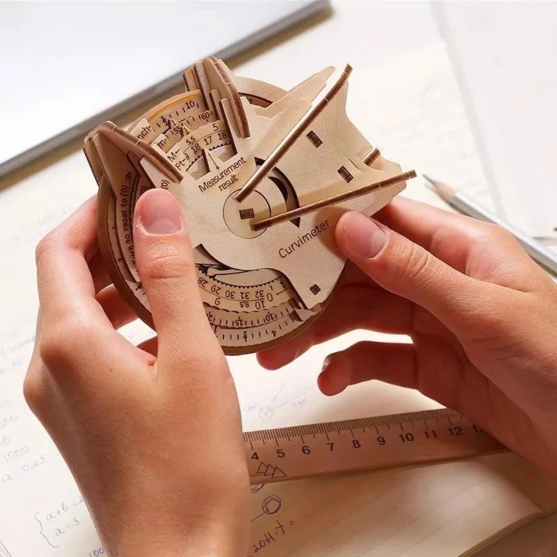 

Измеритель кривизны 3D-моделей из дерева для обучения, научно-познавательных мероприятий, праздничных подарков