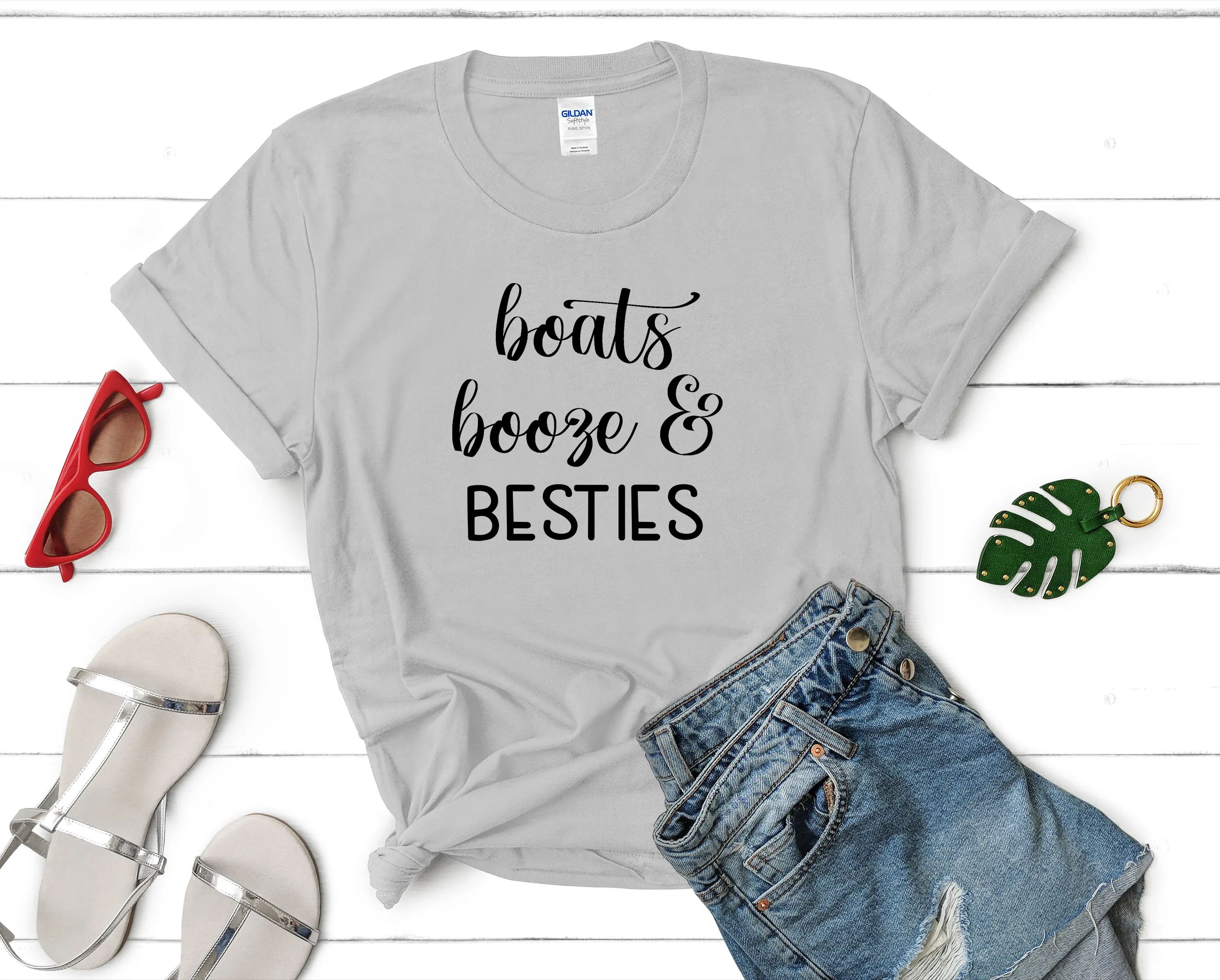 Boats Booze Besties T Shirt Travel Buddy cruise squad beer drinkin babe Girls Trip vacay mode lake river ocean drinking