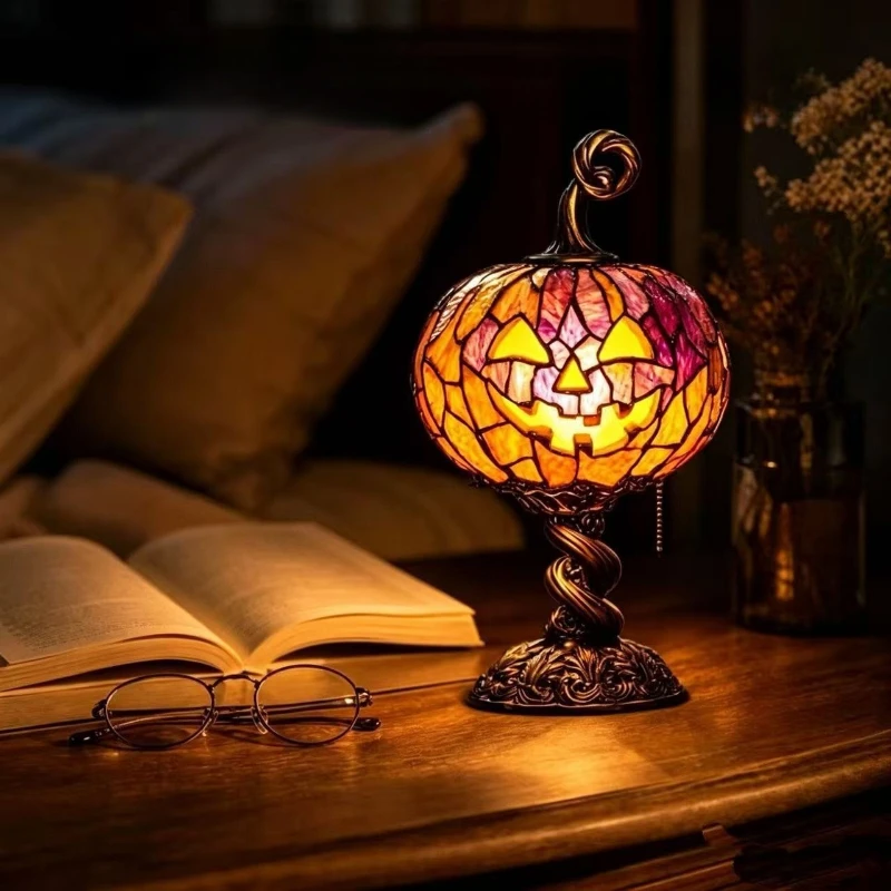New Halloween Vintage Stained Glass Pumpkin Atmosphere Table Lamp Resin Craft Creative Home Decor Ornament for Festive Season