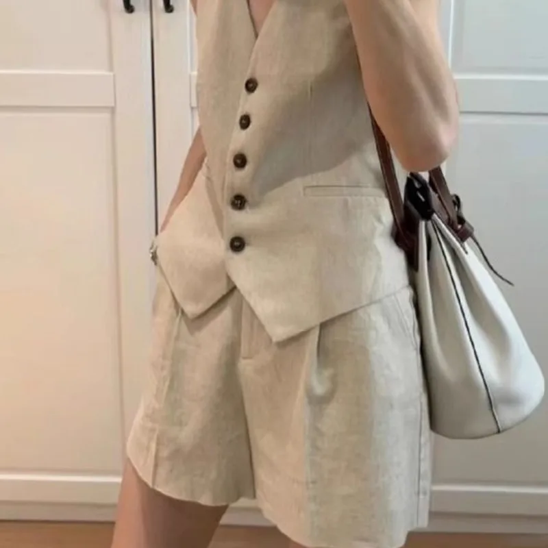 Damen Baumwoll-Leinen Weste-Shorts-Set 2-teilig V-Ausschnitt Knopfleiste Weste + Hochgeschnittene Plissee-Shorts Büro-Dame Schicke Lässige Outfits – Detail 6