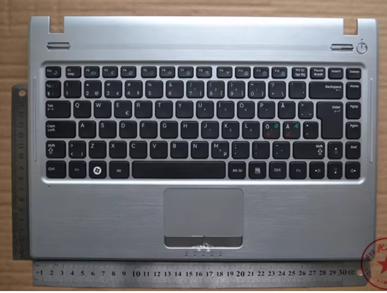 

New laptop palmrest cover with keyboard for Samsung Q330 P330
