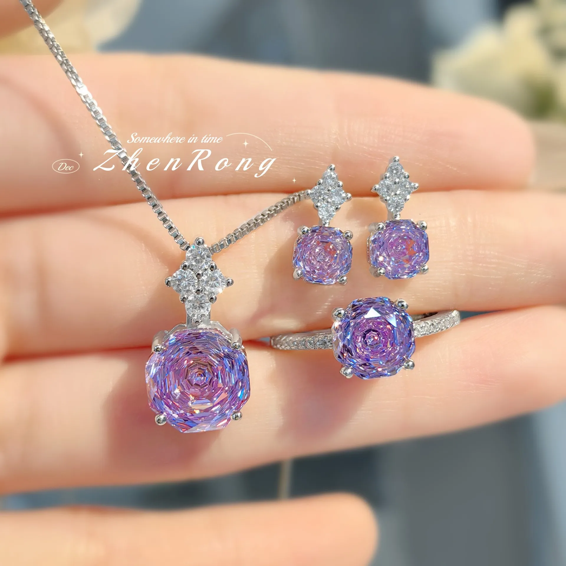 Exquisite and sparkling rose women's necklace, champagne colored ring, apple green earrings, pink colored treasure set