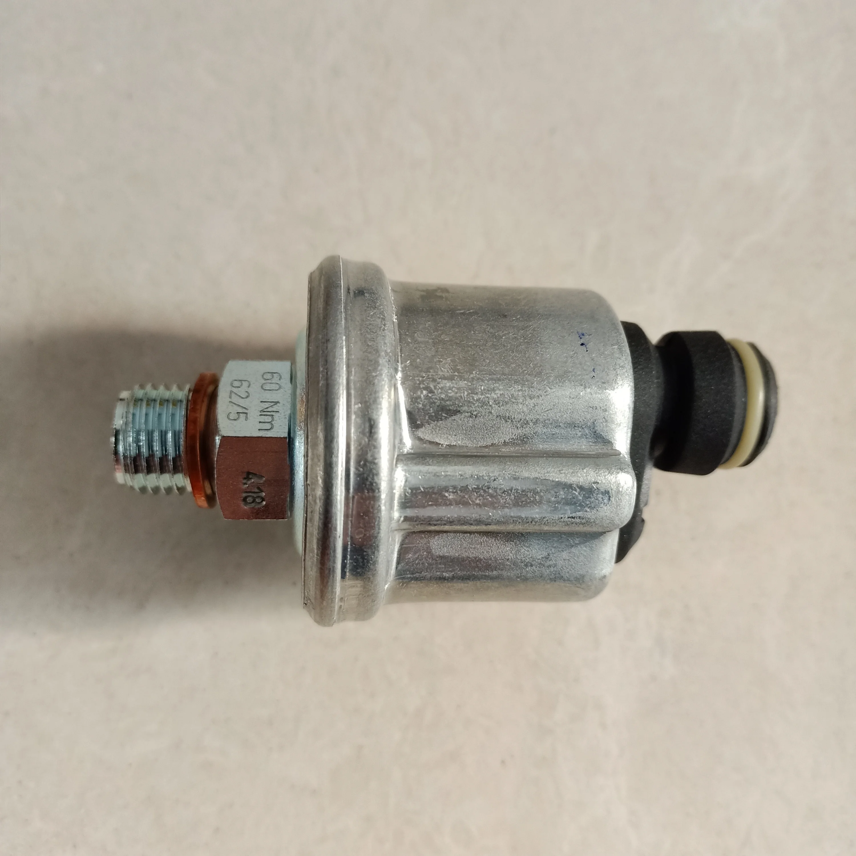 Oil pressure sensor part number 0118 1115  2846 for Deutz BF6M1015C BF6M1015CP BF8M1015CP TCD2012L04 2V diesel engine