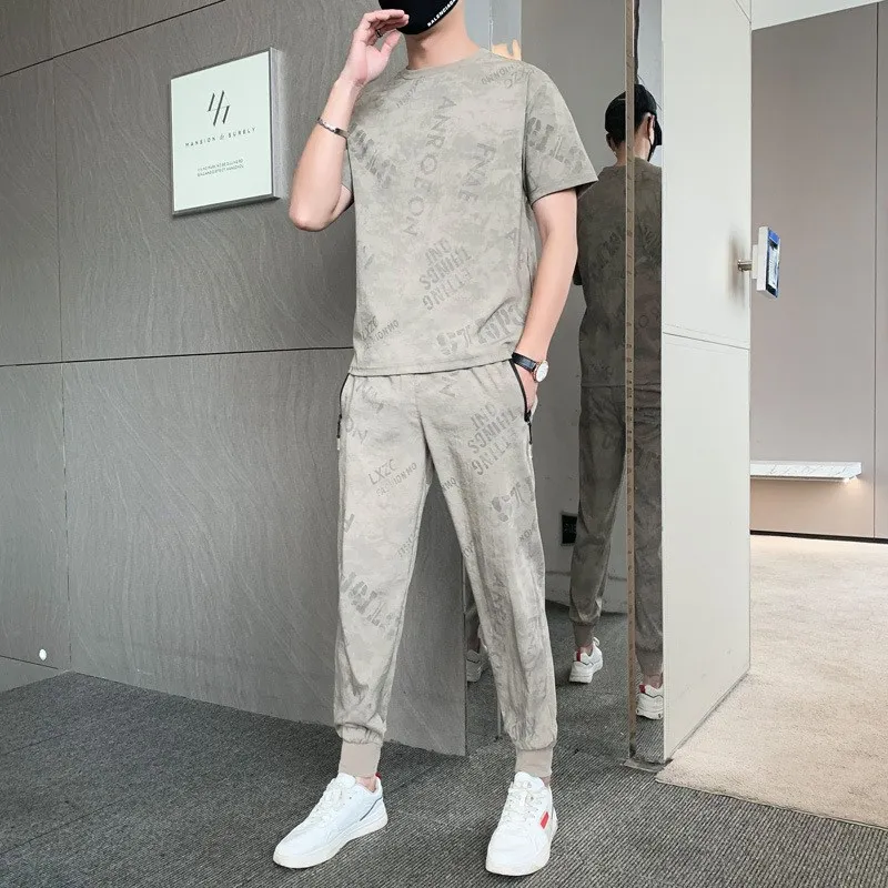 

Men's Ice Silk Loose Casual Wear Summer Two-Piece Set Breathable Comfortable Fashionable Sportswear for Men Winter Short Slee...