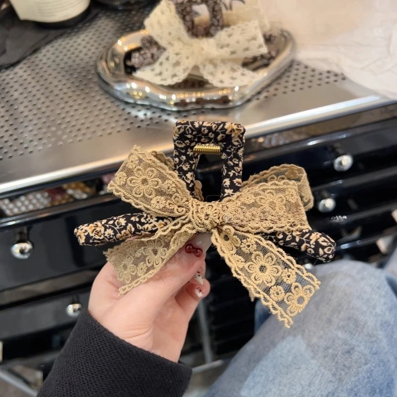13cm Haifischklammer im französischen Retro-Stil mit floralen Spitzenbögen, süße Mädchen-Haarspange, sanfter Stil, Haarschmuck, Haarklauen, Haarklammern – Detail 6