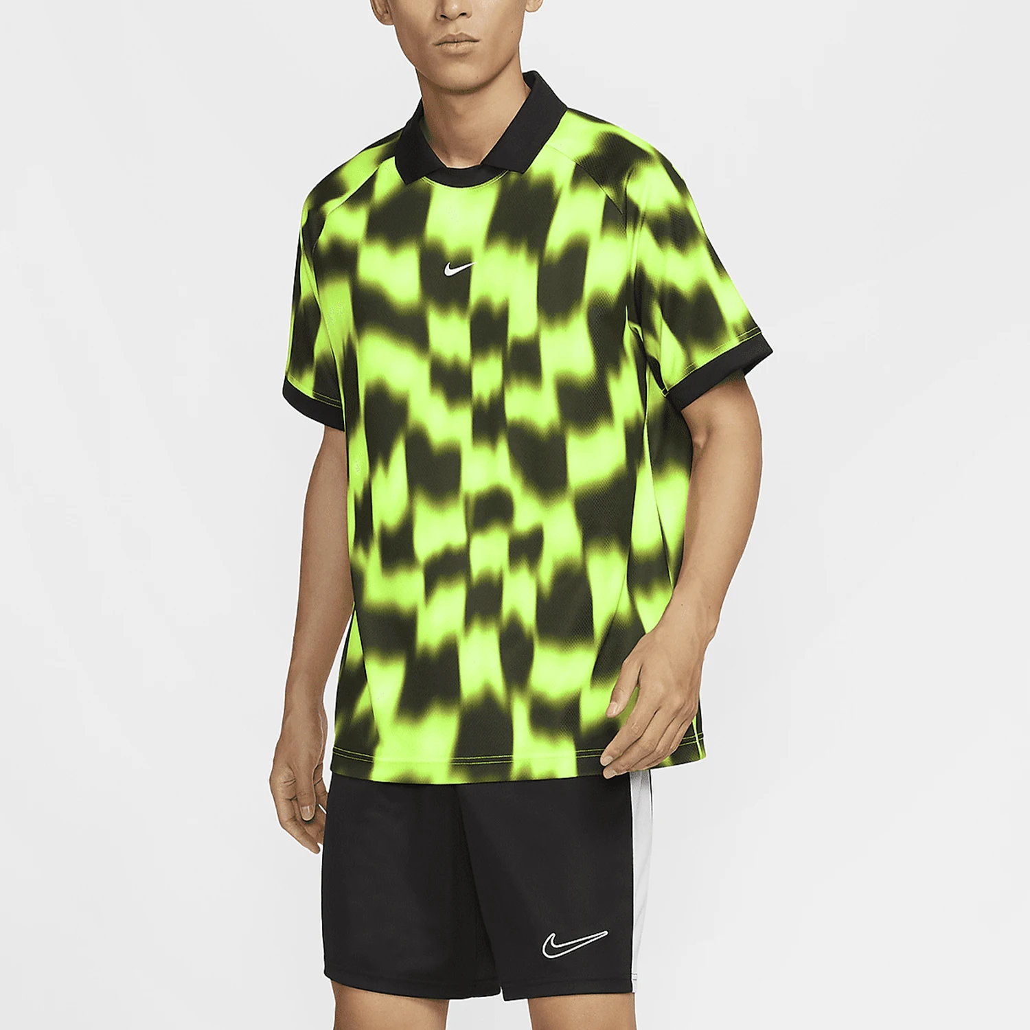 

Мужская футболка Nike Authentic Dri-FIT свободного кроя с круглым вырезом и короткими рукавами для занятий футболом FZ0433-702