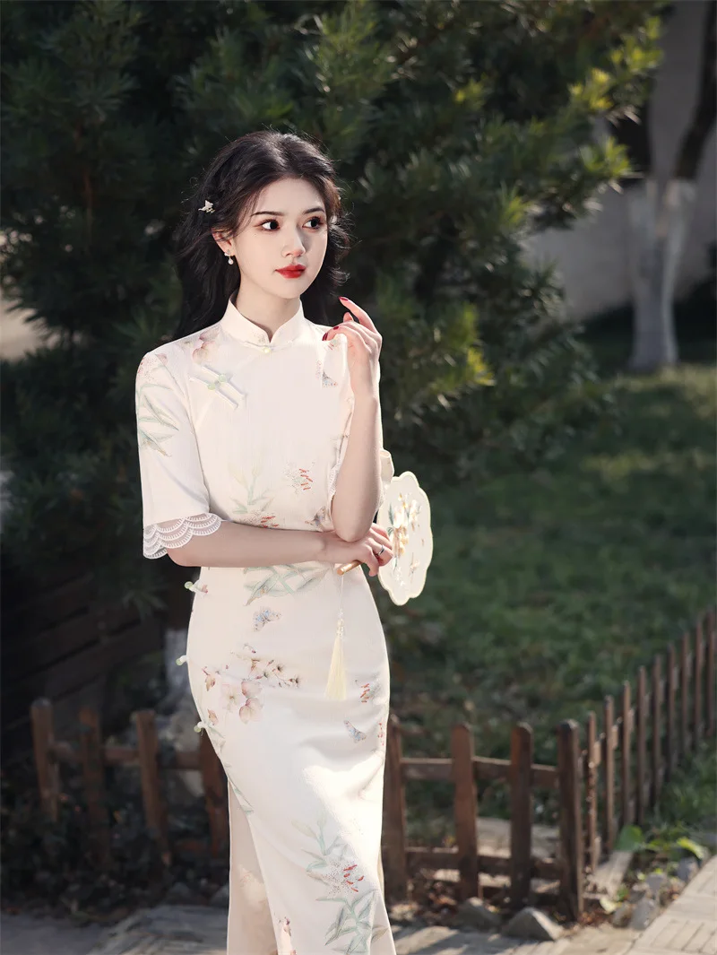 White Print New Lace Embroidered Mid length Qipao Retro Republican Style Rice White Elegant Qipao Mandarin Collar Cheongsam