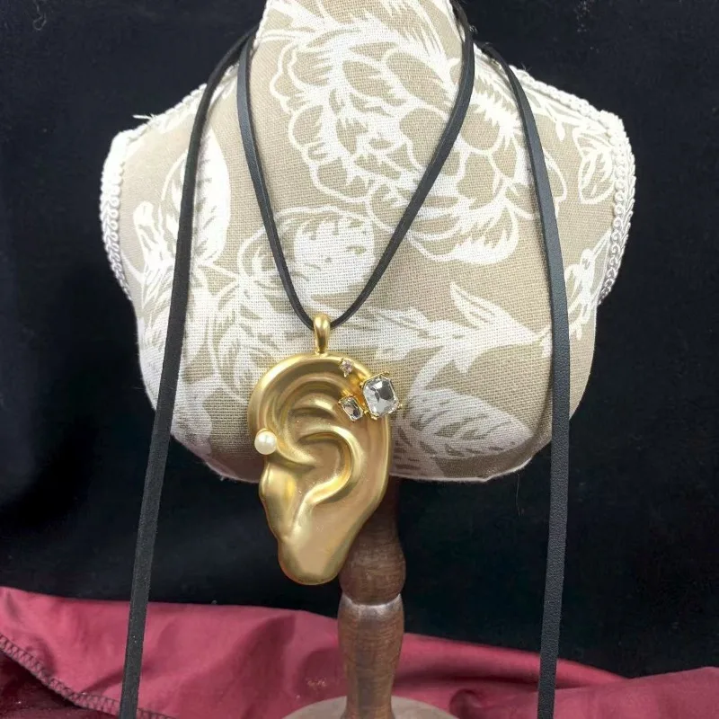 

Vintage Medieval Gold-plated Ear Pendant Sparkling Zircon Women's Necklace Fashion Charm Luxury Women's Sweater Chain Necklace