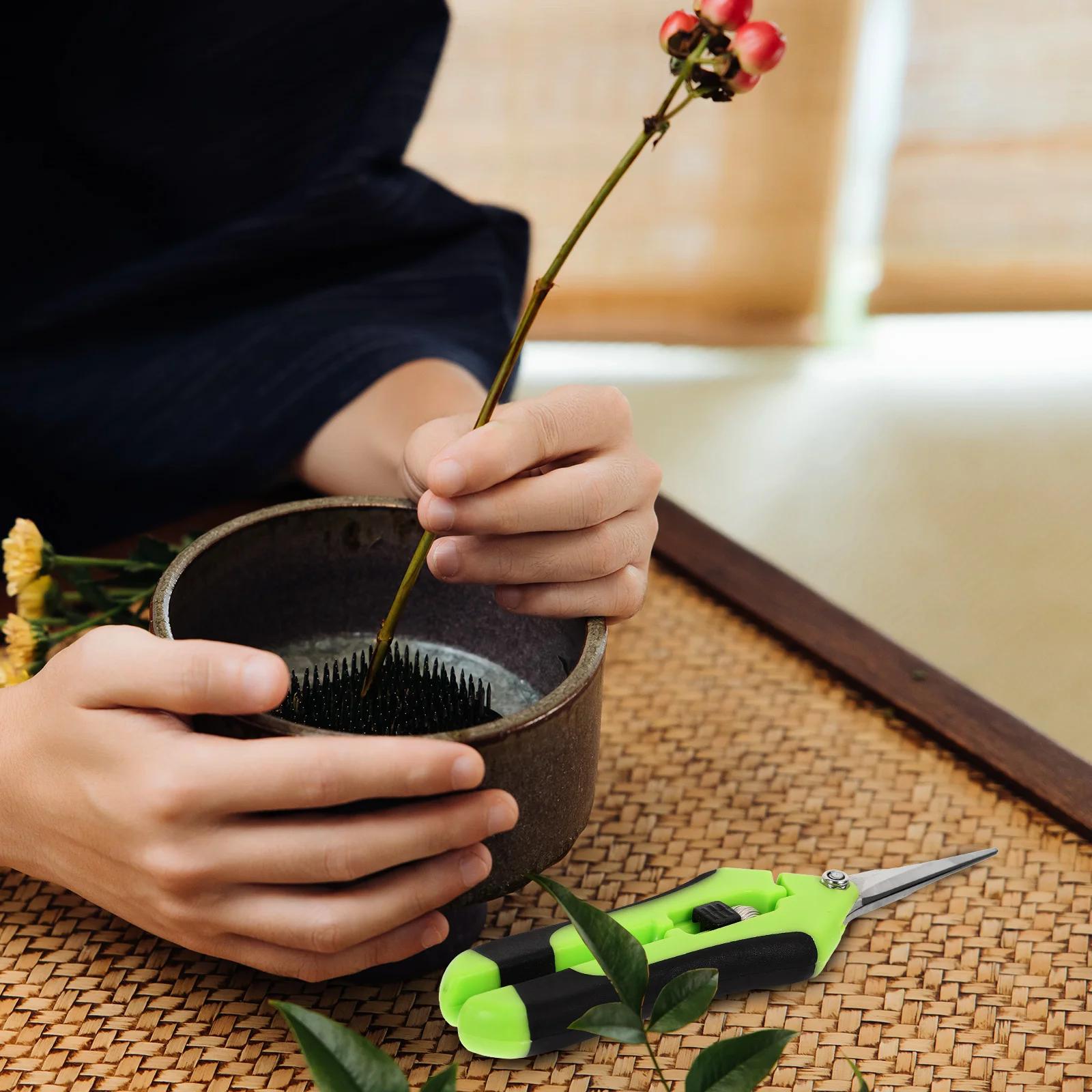 

2 pcs Stainless Steel Garden Pruning Shears Plastic Handle Portable Professional Gardening Scissors For Branches Hedges Bushes