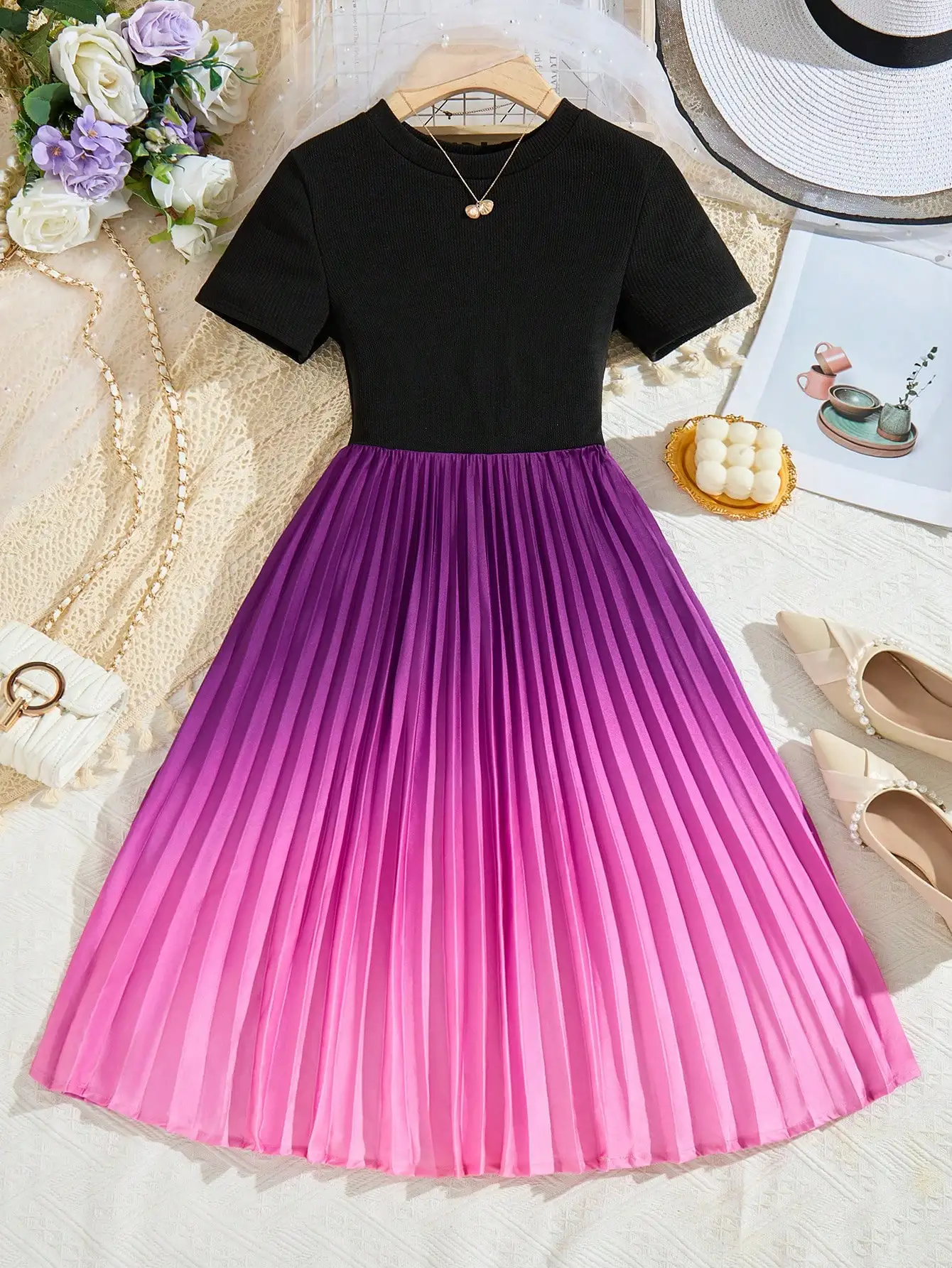 

Black Purple Ombre Pleated Short Sleeve Casual Mini Dress