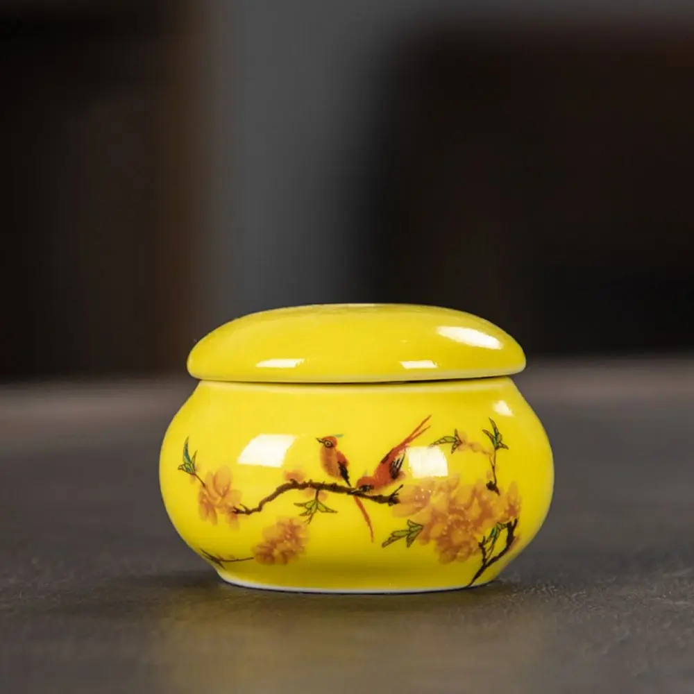 

Light Weight Small Glaze Ceramic Jars Portable Mini Nail Cup with Lid Waterproof Moisture-proof Powder Ointment Cans Men
