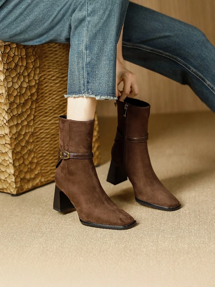 

Коричневые женские ботильоны на высоком каблуке, элегантные, универсальные, новинка 2025 года, осенне-зимние, ретро, с квадратным носком, на толстом каблуке