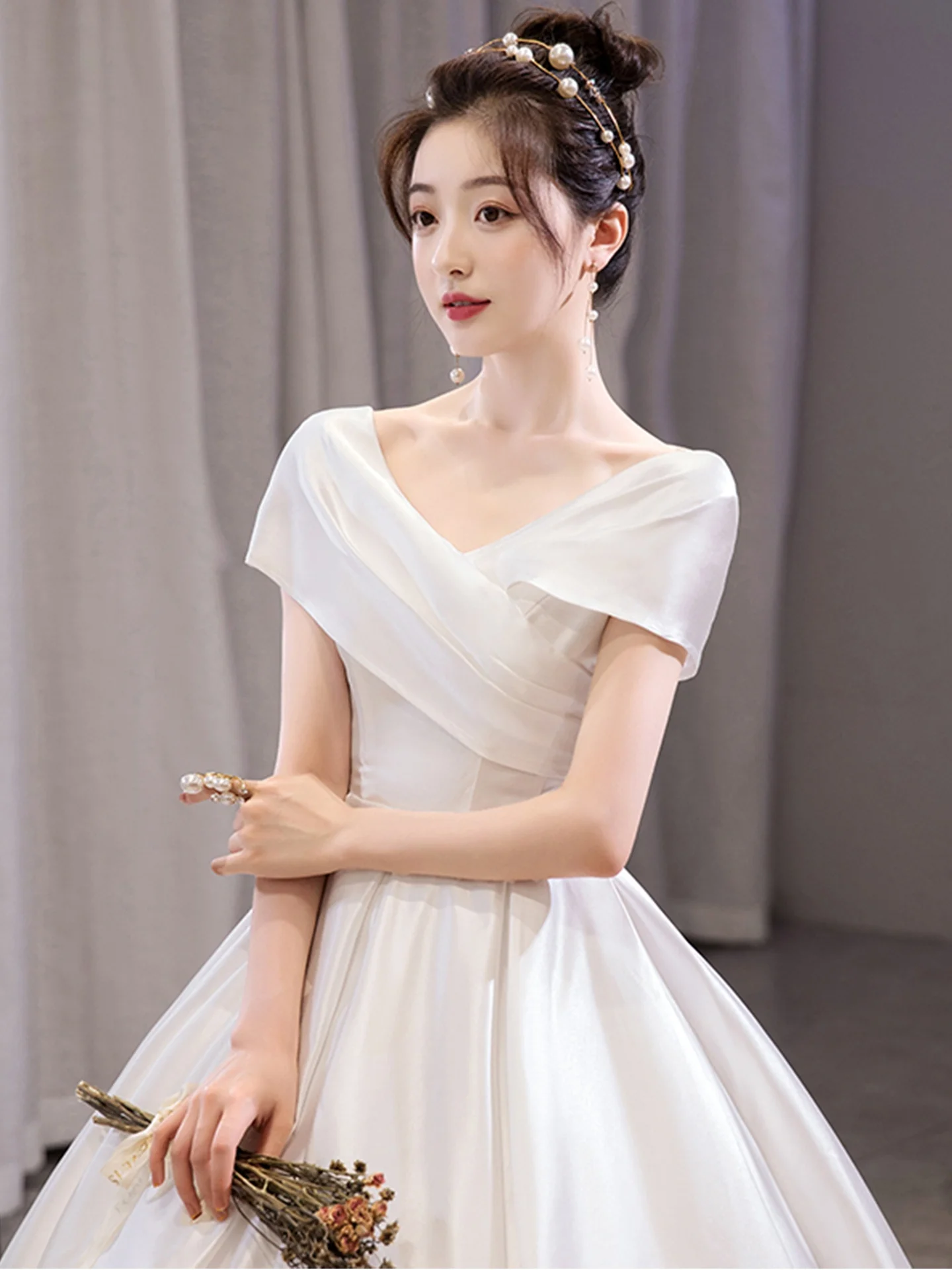 

Шелковое атласное свадебное платье с высокой талией и длинным шлейфом для беременных женщин больших размеров, элегантное, в корейском стиле, без рукавов, с открытыми плечами