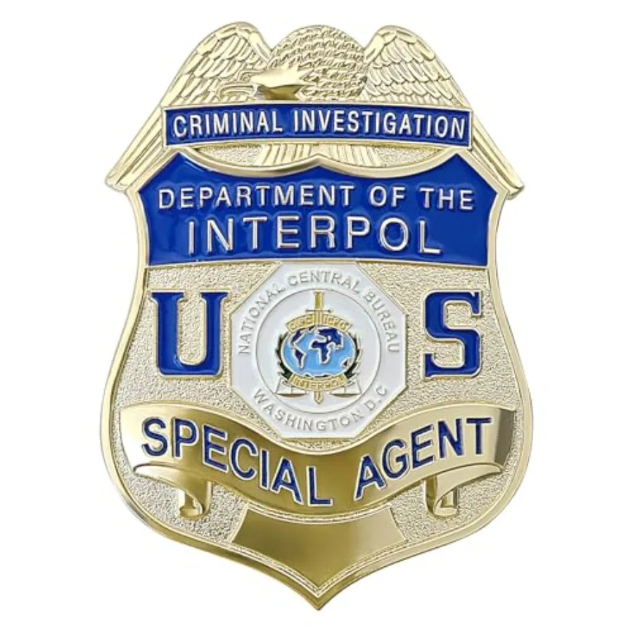 

Значок-пин AKE: аксессуар для костюма детектива или для ролевых игр на Хэллоуин