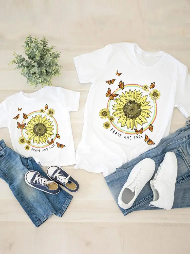 

Women Child Kid Butterfly Vintage Cute Clothing Boy Girl Summer Family Matching Outfits Mom Mama Mother Tee T-shirt Clothes