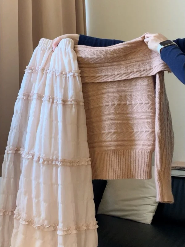 

Pink One-oulder Knitted Sweater Women's Spring 2026 New Chic Twist oulder Bared Knitwear Top Korean Sle Loose Fit