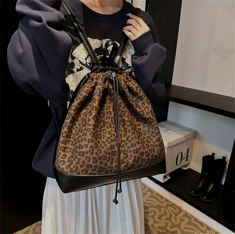 Fashion Leopard Print Backpack For Women Retro Casual Backpack Girls Bucket Bag Premium Drawstring Pocket For Women ﻿