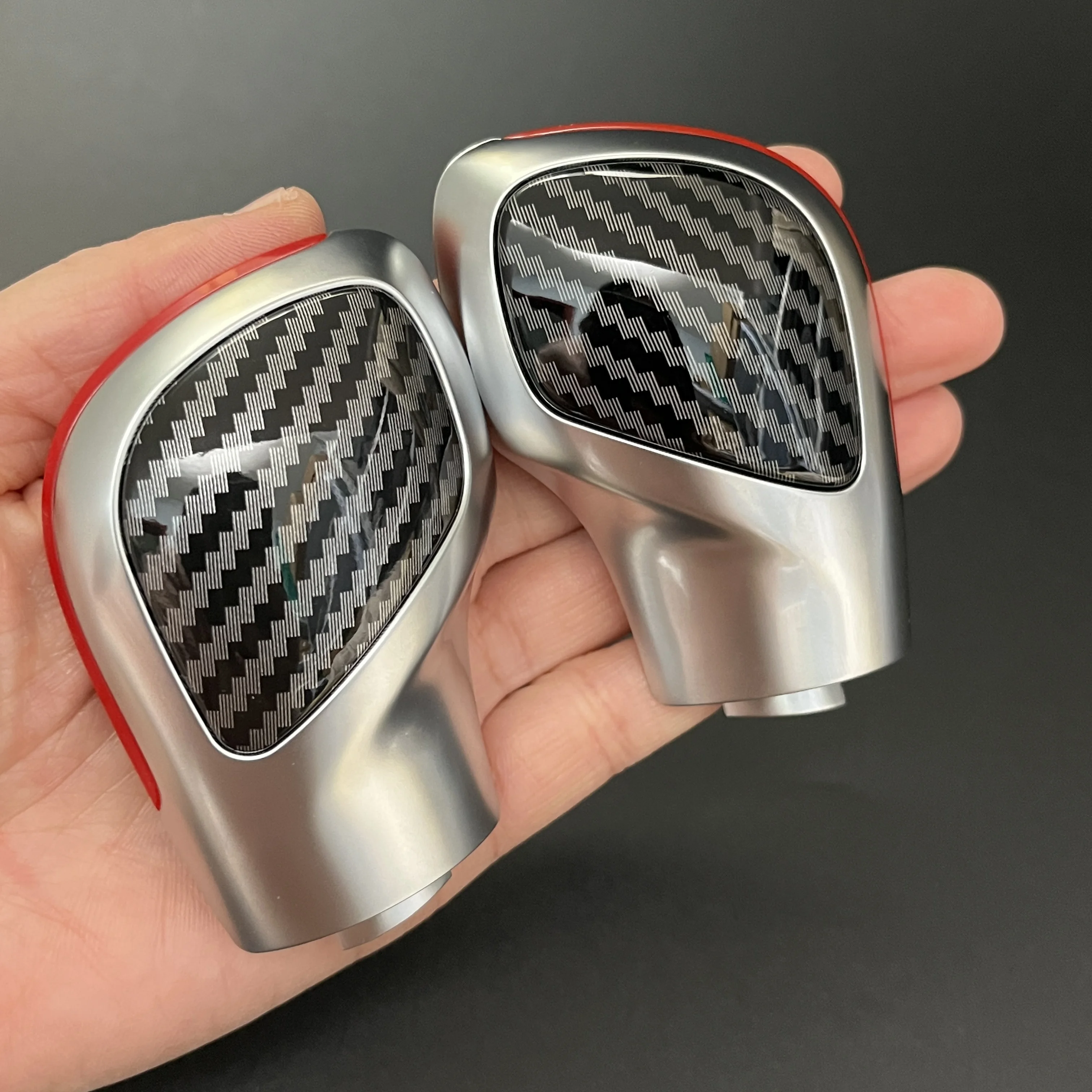 Kohlefaser-Textur DSG Schaltknauf Seitenabdeckung DSG Emblem für VW Golf 6 Golf 7 R GTI Passat B7 B8 CC R20 Jetta MK6 GLI – Detail 4