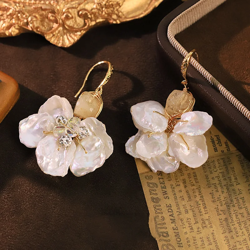 

Серьги-гвоздики ручной работы с барочным жемчугом и цитрином для женщин, оригинальный дизайн, свежий и изящный стиль, элитные, элегантные, универсальные украшения для ушей