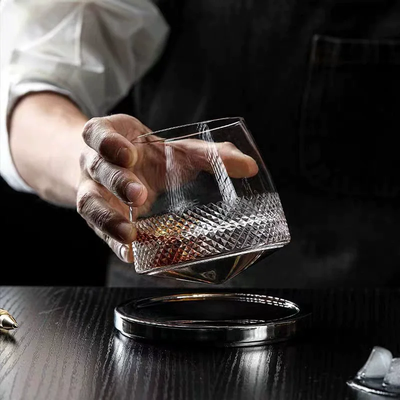

Whiskey Glasses Rotating Whisky Glass with Base 360 Rotate Degrees Crystal Rum Glass for Cocktail Party Drinking Glass