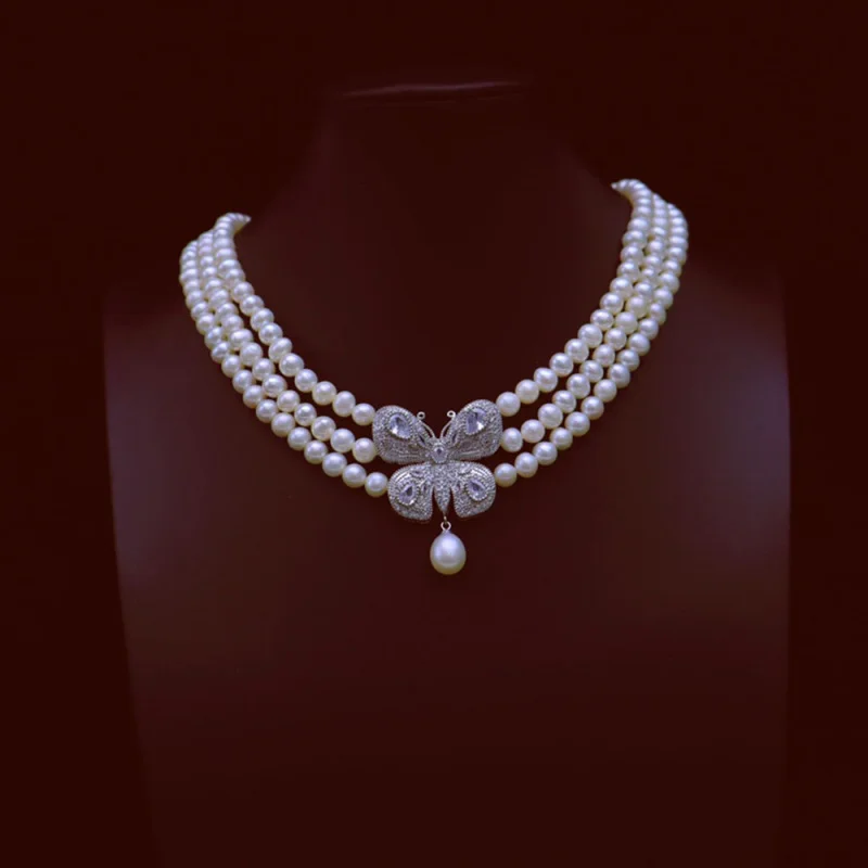 

French Retro Freshwater Pearl Necklace for Women, White Fashionable Versatile Three-Layer Butterfly Jewelry, Light Luxury Collar