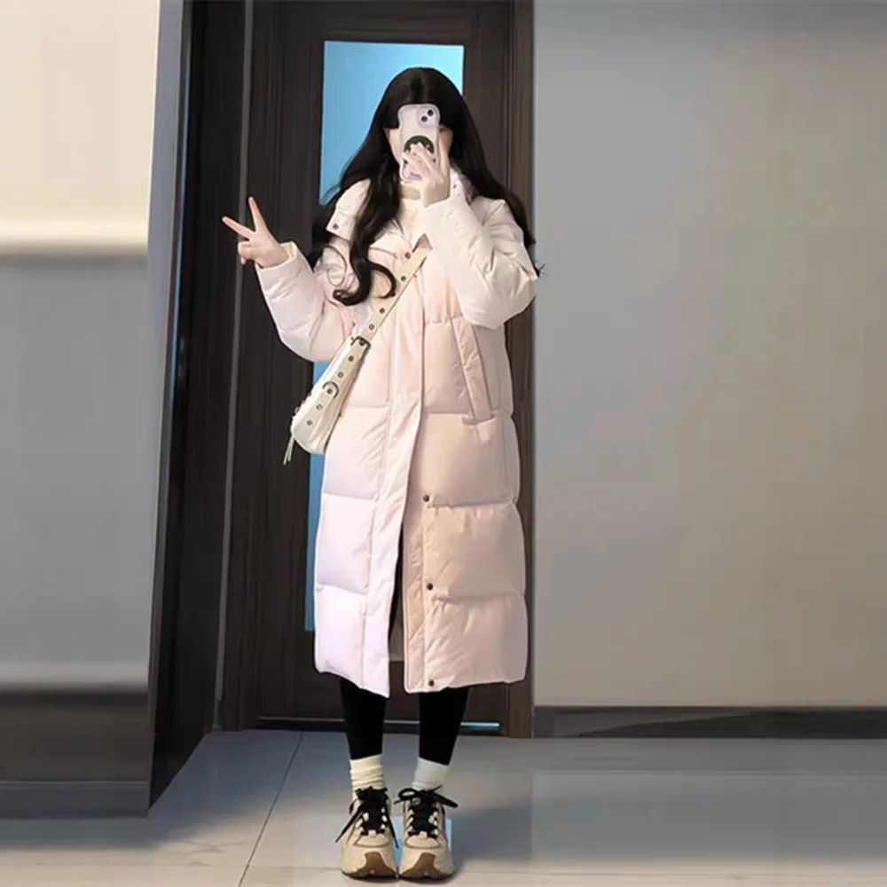 Długa kurtka puchowa za kolano dla kobiet na zimę 2025, nowa, z białego puchu kaczego, gruba, w stylu college, luźna kurtka dla par.