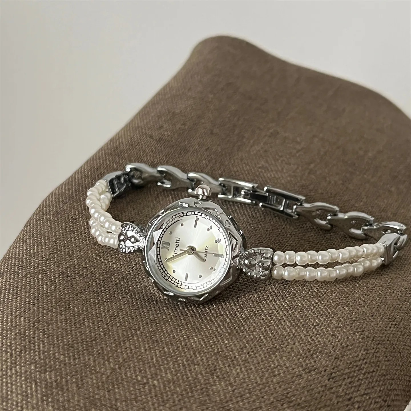 French Vintage DoubleRow Delicate Pearl Bracelet Watch For Women A Stylish, Luxurious, And Exquisite Ladies' Quartz Wristwatch.C