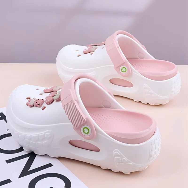 Women's Cute 2025 New Summer Outer Wear Lightweight Non-Slip Thick-Soled Toe-Cap Slippers Fashionable Beach Sandals