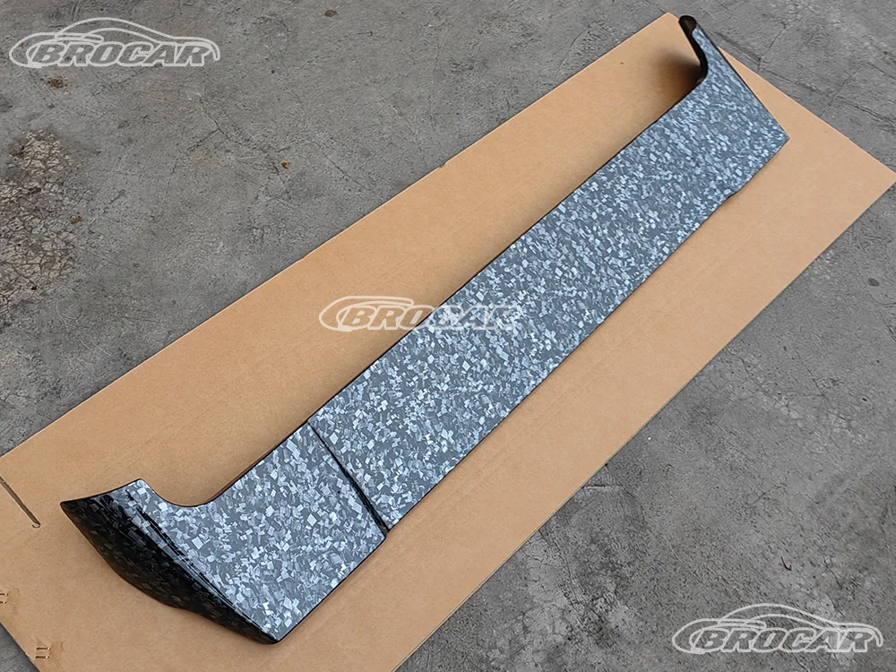 Voor de Suzuki Jimny JB64 JB74W SIERRA GEN 4 LBW, modeljaar 2019-2026: hoogwaardige spoiler van ABS-kunststof met carbonvezel-uitstraling, voor de achterklep.