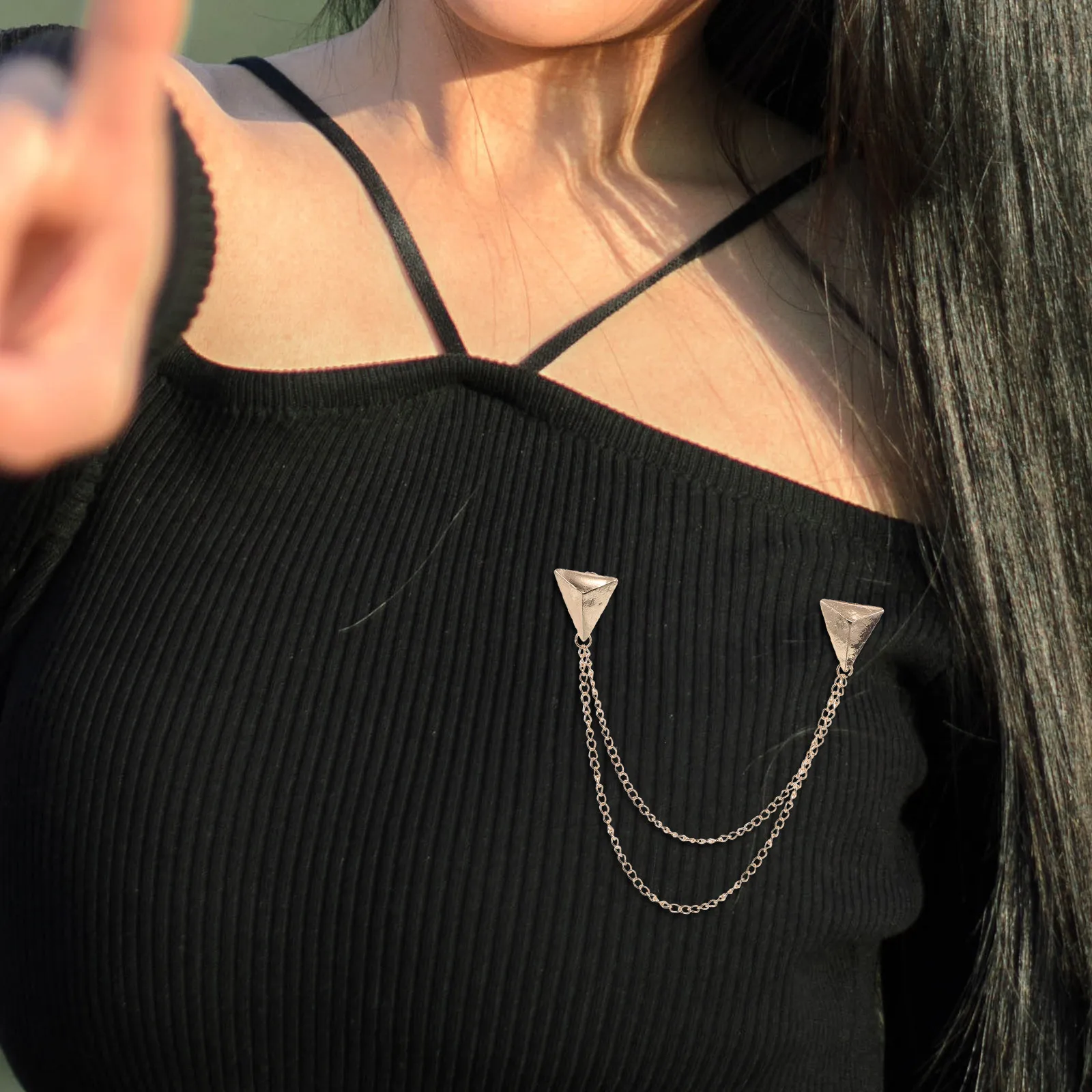 

4pcs Triangle Tassel Brooch Lapel Pin Chain Suit Collar Accessory For Men Women Jewelry Gift Hanging Chain Chest