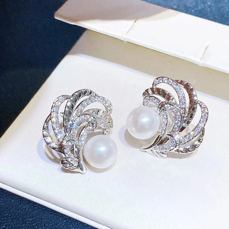 Huitan Graceful Shiny Zirconia Ear Stud Lady Engagement Earrings Jewelry with Simulated Pearl Delicate Accessories for Wedding