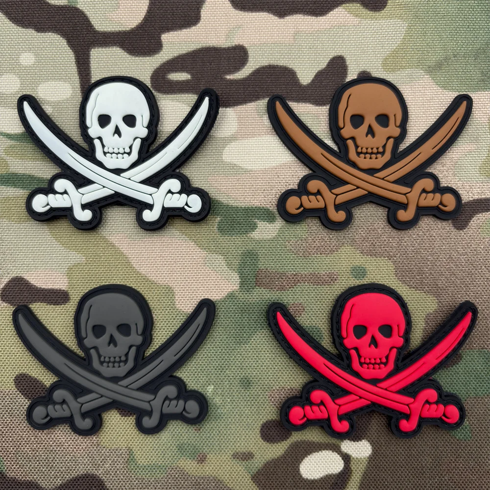 Skull Cross-Dagger Alien-Shaped Patch with Glow-In-The-Dark Pvc, Featuring an Armband Velcro on the Back, DIY Decorative Patch for Bags and Clothing, Comes with Matching Felt-Backed Badge Accessories