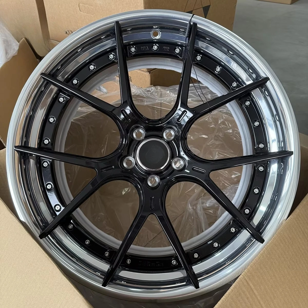 

New 2 Pieces Forged 17-26 Inch Passenger Car Wheels 5 * 112 5 * 114.3 5 * 120 Axis Pitch Aluminum Alloy 40mm ET 98mm PCD