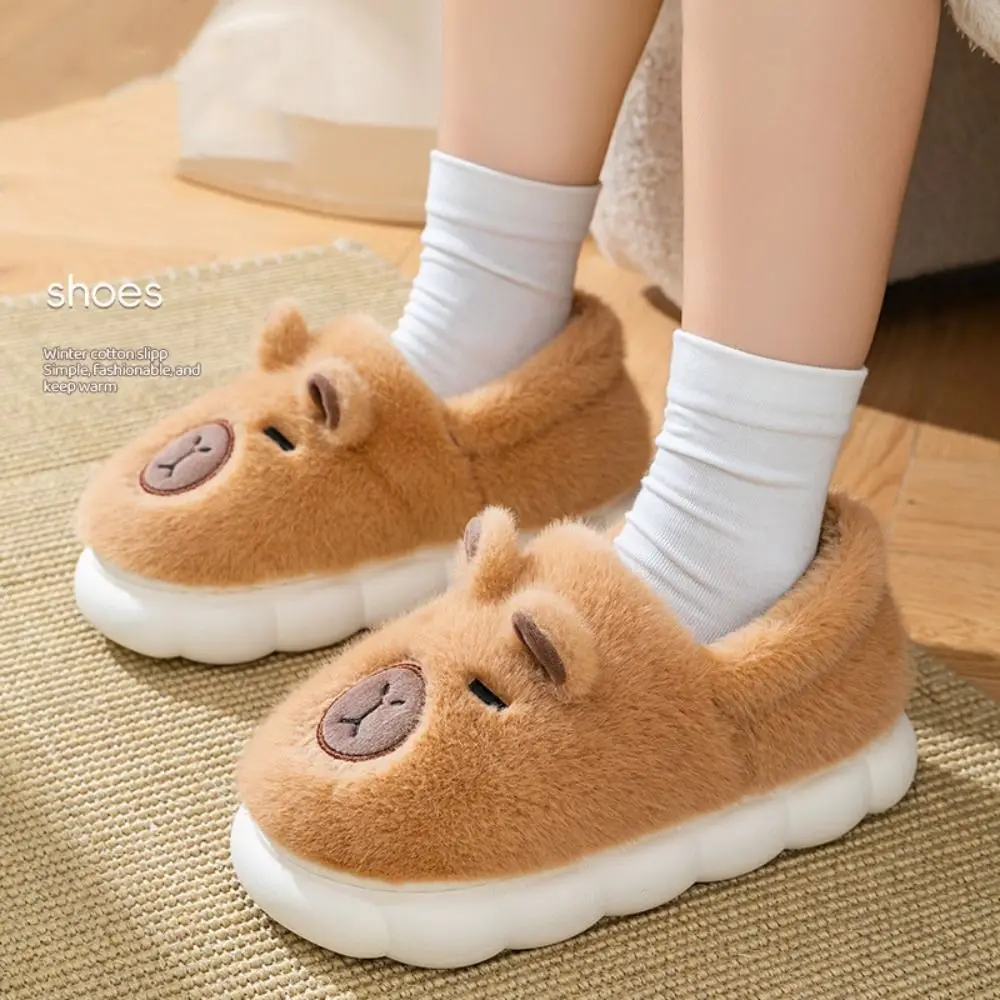 Zapatillas de capibara para el hogar a la moda, pantuflas peludas suaves y gruesas con dibujos animados, zapatos antideslizantes de algodón para invierno, pareja