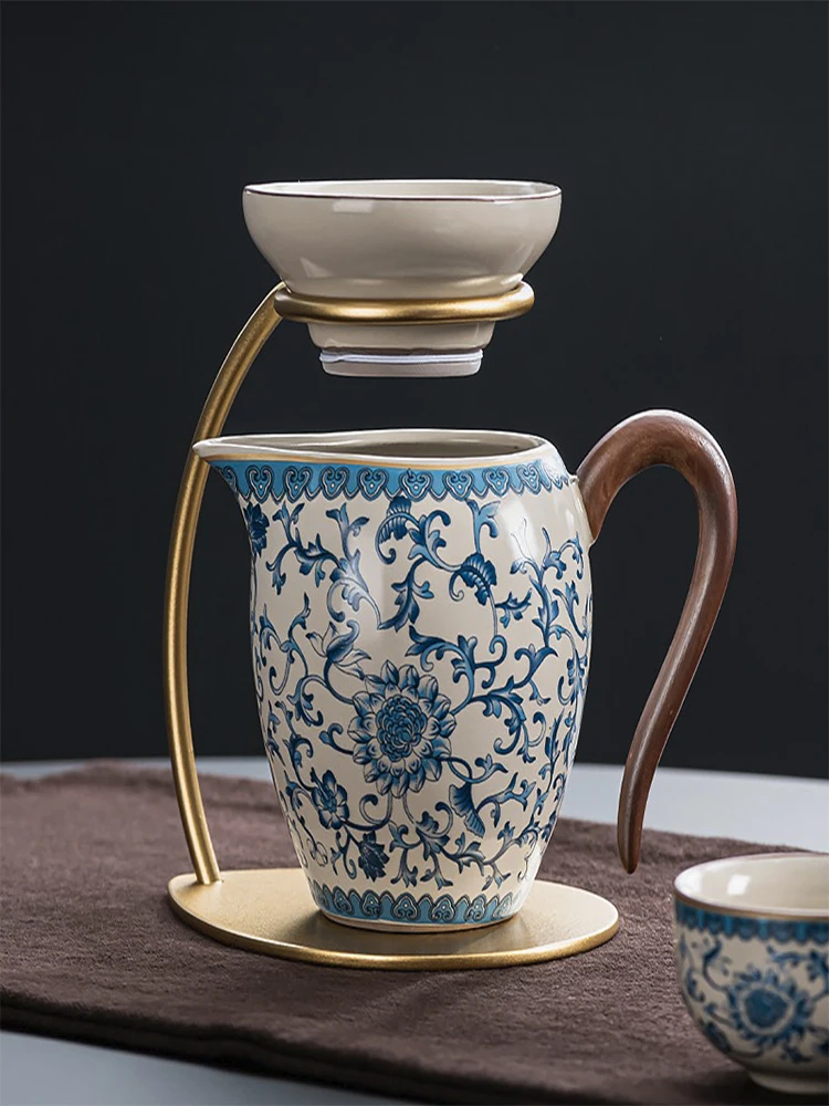 

Blue Lotus Cerc Public Cup Tea Dripper Inteated Tea Brewing Filter Tea Strainer Tea Ocean Set Handmade Porcelain Tea Set