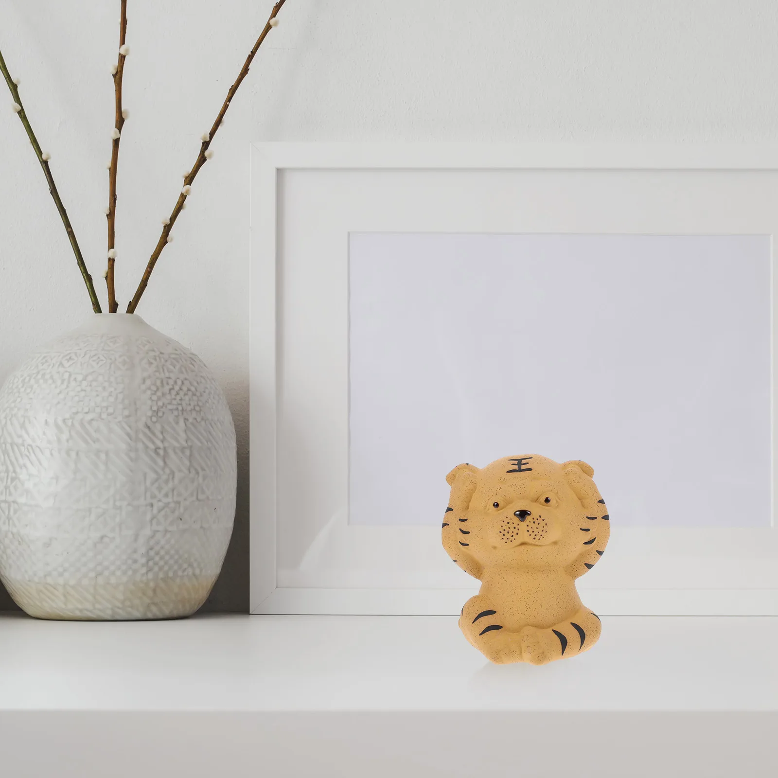 

1Pcs Adorable Mini Pet Decor High Class Material Tabletop Ornament Lovely Tiger Decor Tea Pet Adornment