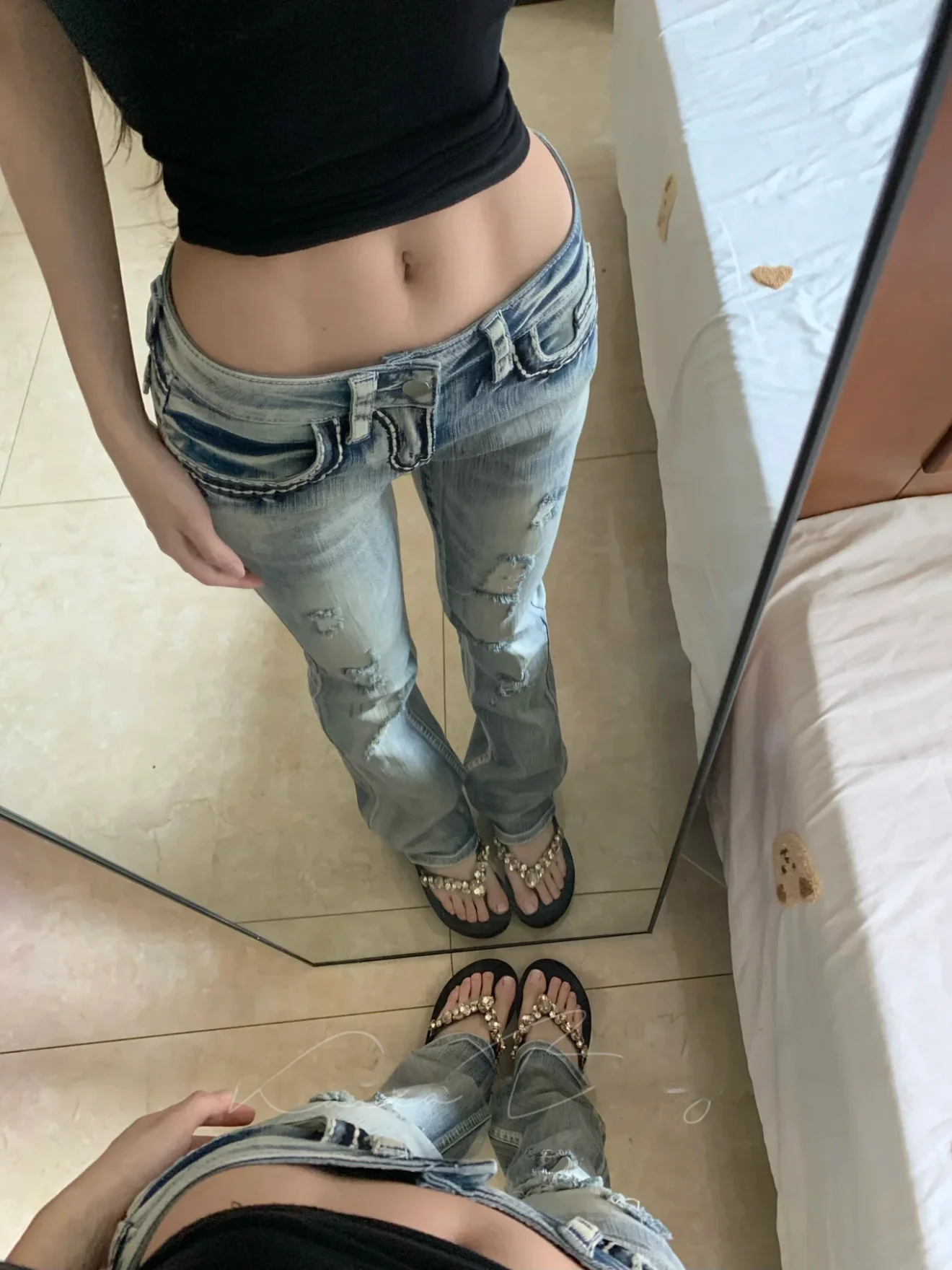 

Модные женские джинсы в американском стиле, свободного кроя, с низкой талией, утягивающие, стильные, слегка расклешенные, длиной в пол