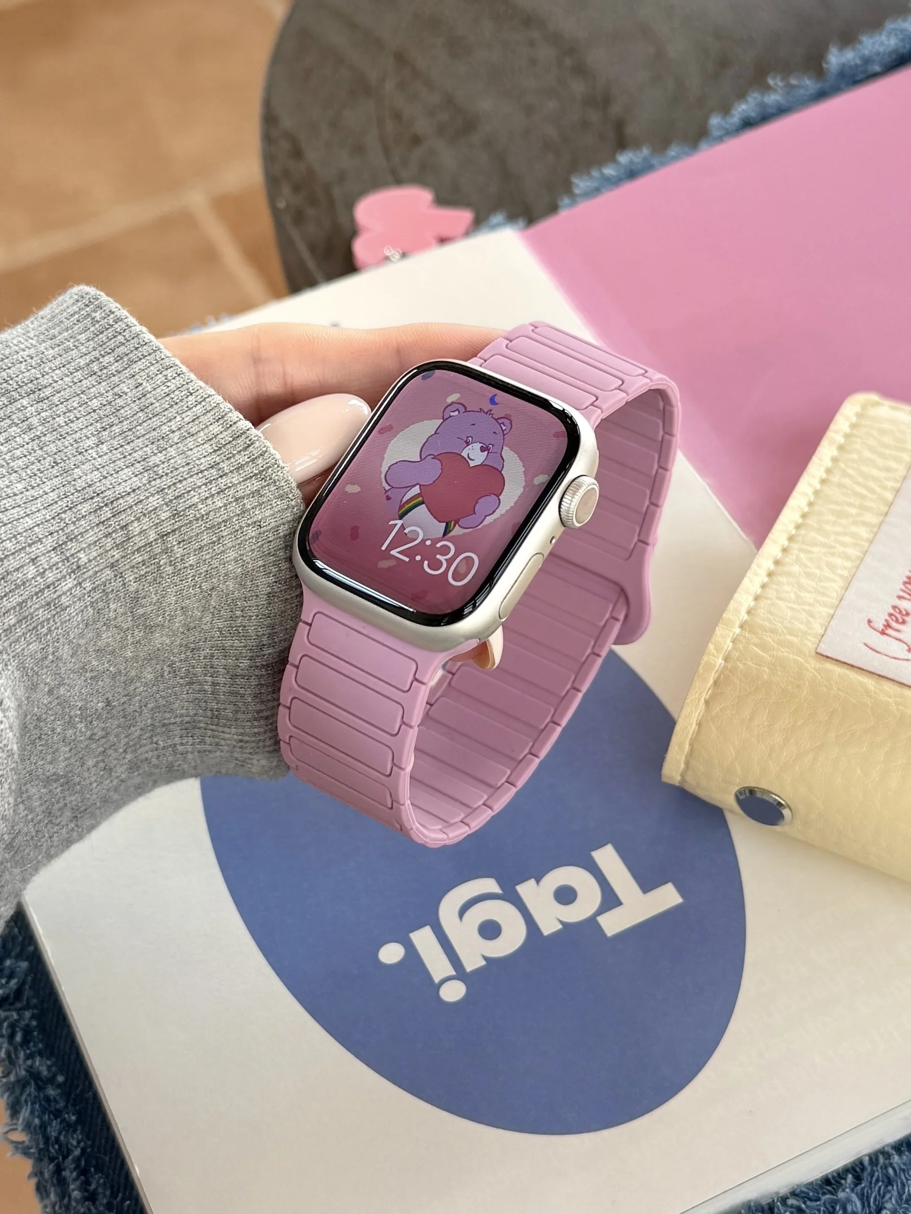 Магнитный ремешок Candy для Apple Watch S11 S10 SE 9 8 7 6 5 Силиконовый спортивный браслет для iWatch 42 мм 46 мм 41 45 мм 40 44 мм Ultra 49 мм