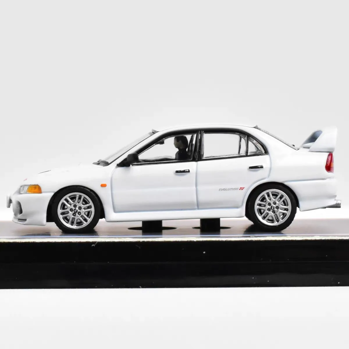 Diecast Hobby Japan 1:64 Scale Mitsubishi EVO 4 White Alloy Car Model view 3