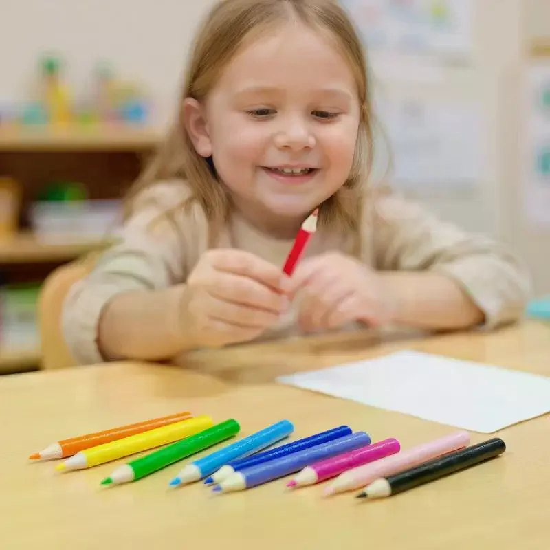 Paquete de accesorios para casa de muñecas en miniatura de 10/12 piezas, mini modelo de material escolar con bolígrafos de colores y lápiz para niños