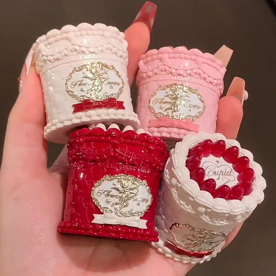 مجموعة مكياج فلاور نوز سترابيري كيوبيد كوليكشن مجموعة هدايا مكياج تشمل لوحة مكياج كريم شفاه سائل أحمر خدود نباتي