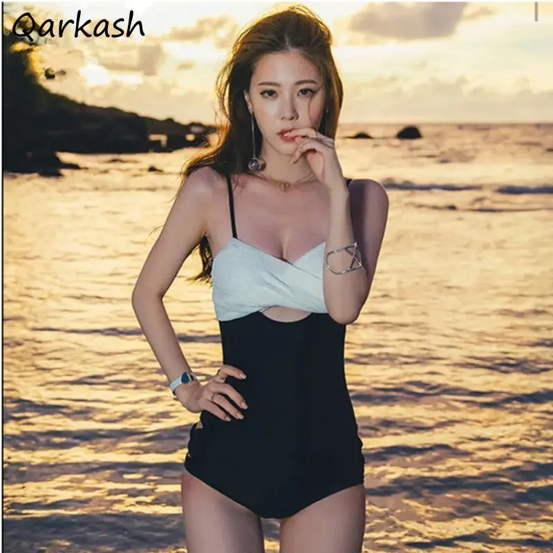 

Cover-up Women Patchwork Design Sexy Hollow Out Japan Style Fashion Ladies Beach Slim Swimwear College Popular Leisure Ins Soft