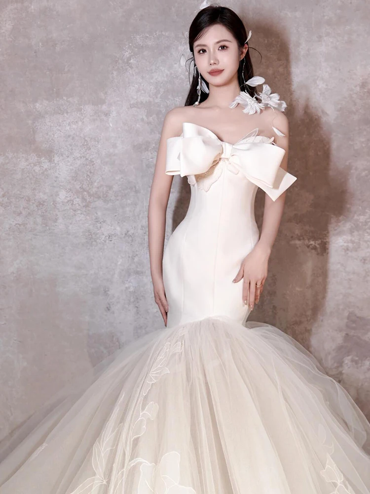 ホワイトマーメイドウェディングドレス恋人ストラップレスレースブライダルドレスコルセット高級コルセットバックカスタマイズされたフォーマルオケージョンドレス