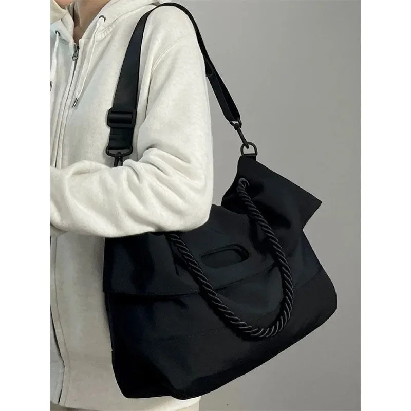 Early Spring Retro Postman Bag Woman New Fashion Fashion with Big Capacity Commuter Crossbody Single Shoulder Underarm Package