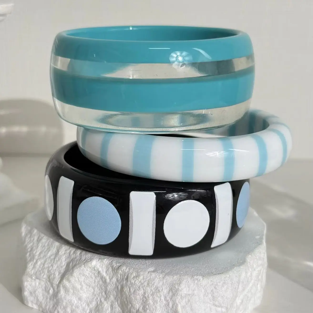 Trendige Harz-Armreifen für Damen, INS Kontrastfarben Gestreift und Gepunktet, Stapelbare Armbänder, Europäische Mode, Party-Geburtstagsgeschenk, Schmuck