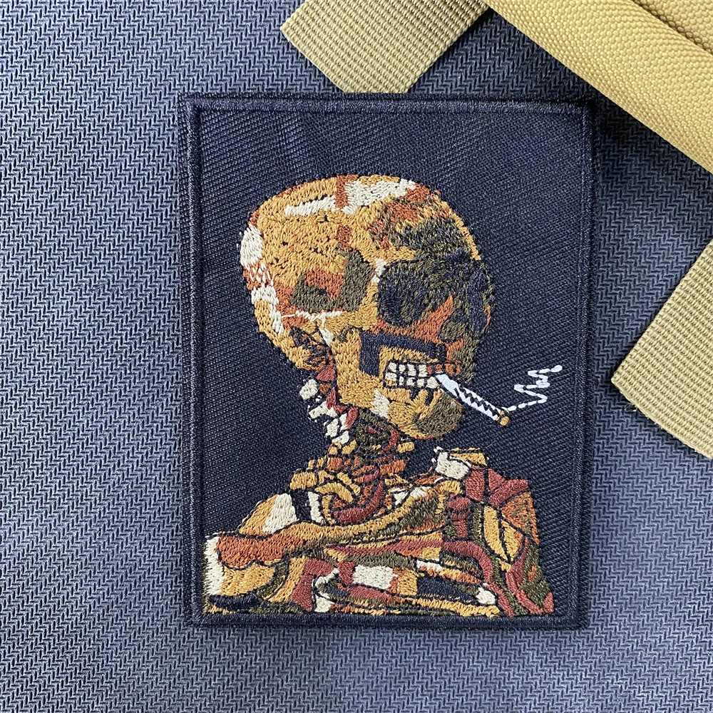 Van Gogh Art Schädel gestickt taktischen Patch künstlerische Moral Militär Abzeichen Skelett mit brennenden Zigaretten Rucksack Aufkleber