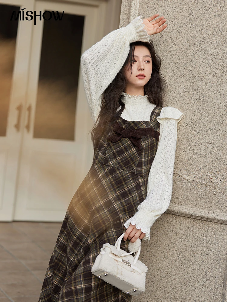 MISHOW Suspender Plaid Dress Women 2024 Fall Winter New French Retro Prairie Chic High-waist Bow A Line Long Dress MXD54L2068