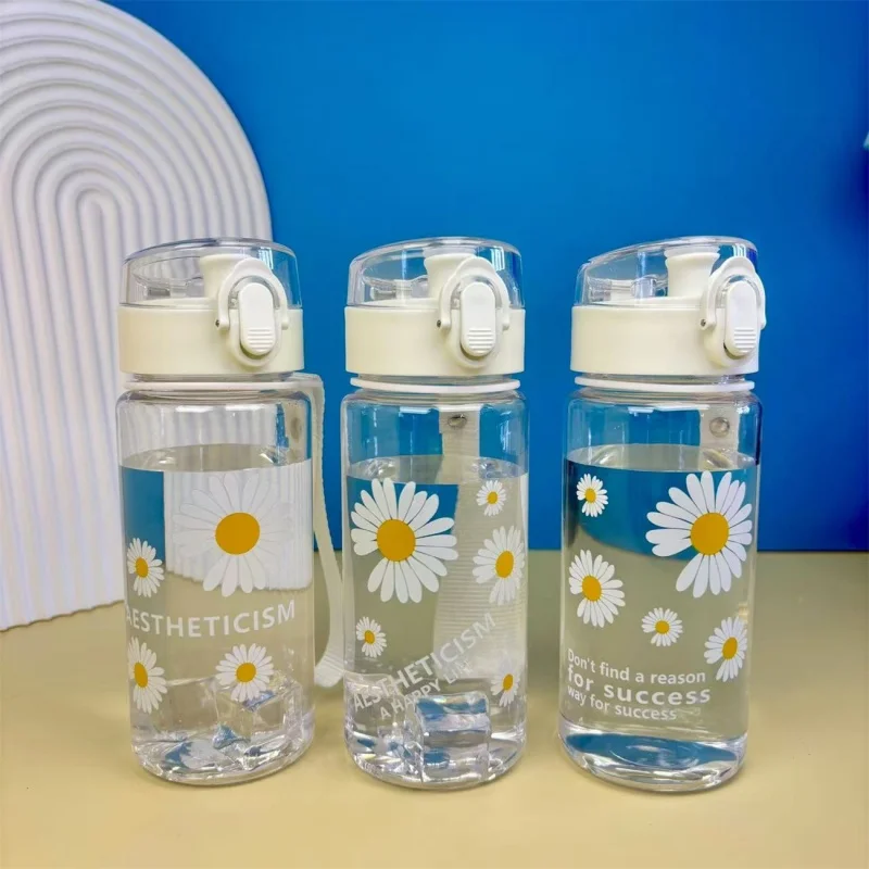 زجاجات مياه بلاستيكية صغيرة على شكل ديزي 400 مل، زجاجة مياه شفافة للمشروبات الإبداعية كاواي الرياضية مع كوب شاي محمول للسفر